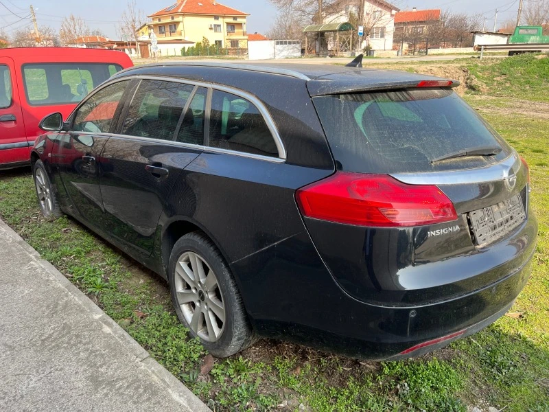 Opel Insignia, снимка 2 - Автомобили и джипове - 44508431