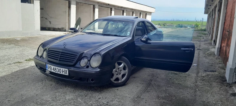 Mercedes-Benz CLK 320, снимка 2 - Автомобили и джипове - 47105551