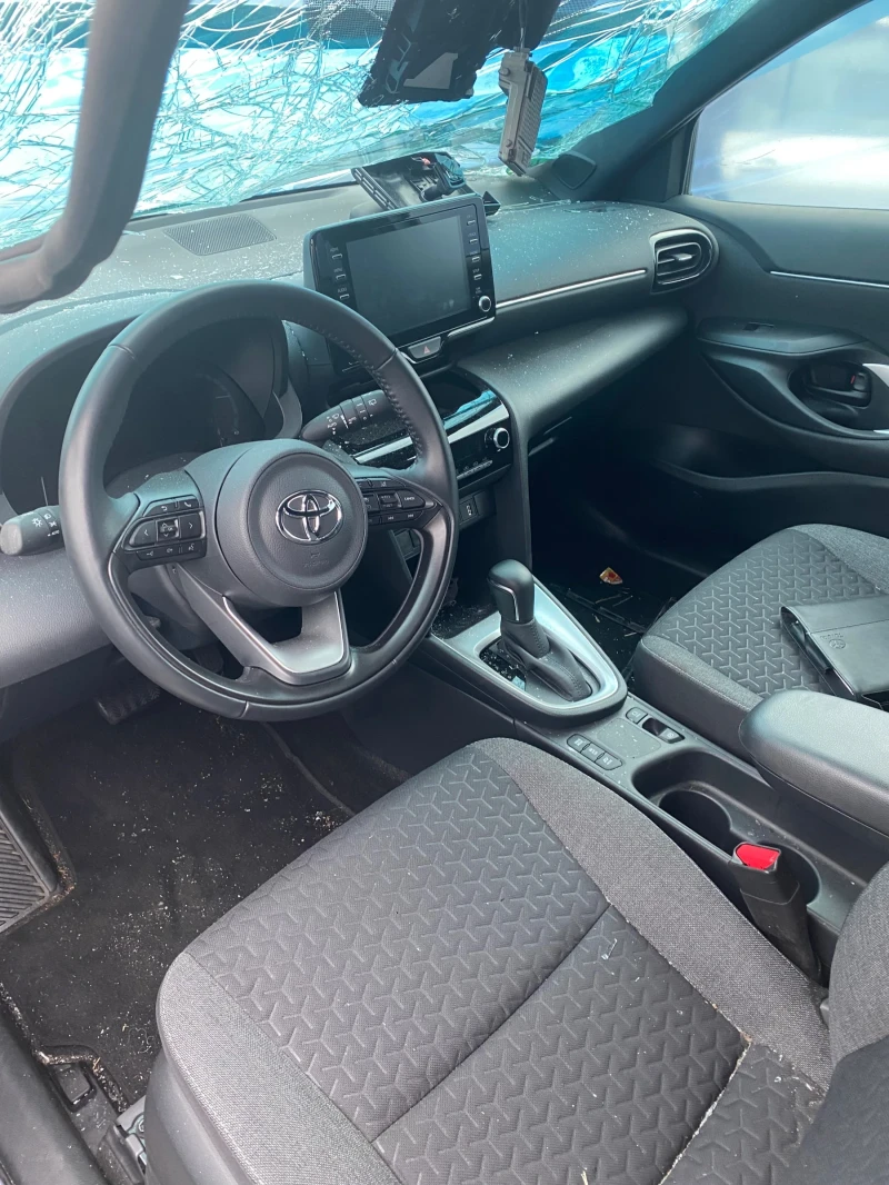 Toyota Yaris Cross hybrid, снимка 5 - Автомобили и джипове - 48238585