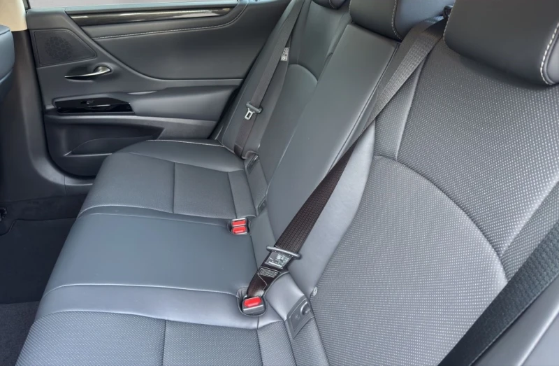 Lexus ES 300 h Hybrid FWD , снимка 13 - Автомобили и джипове - 50084178