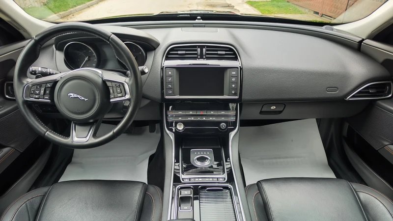 Jaguar XE 4X4= 170ks, снимка 13 - Автомобили и джипове - 52563952