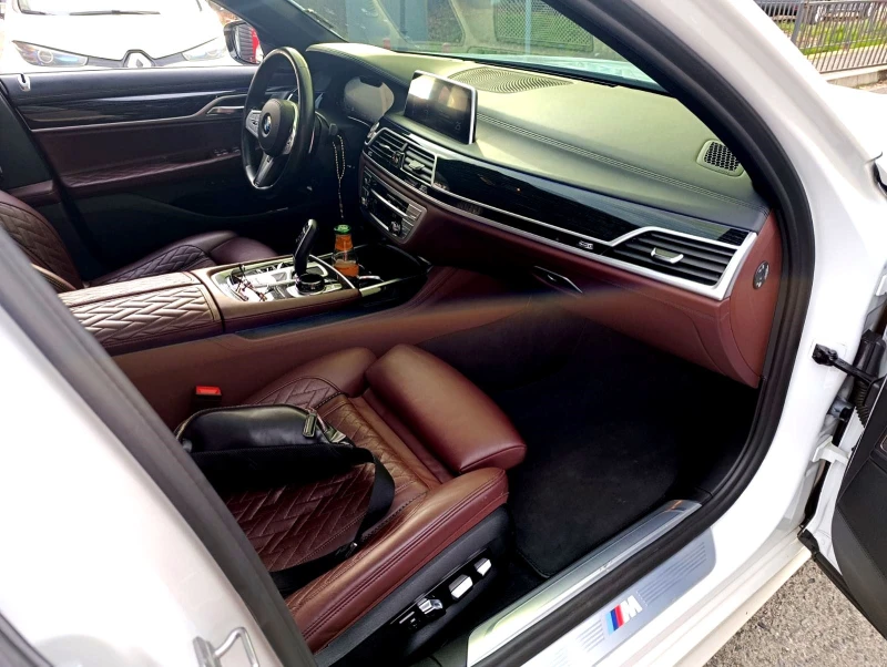 BMW 750 Li XDrive MPaket, снимка 11 - Автомобили и джипове - 52617019