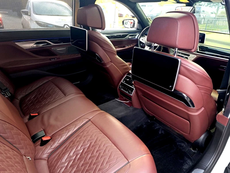 BMW 750 Li XDrive MPaket, снимка 16 - Автомобили и джипове - 52617019