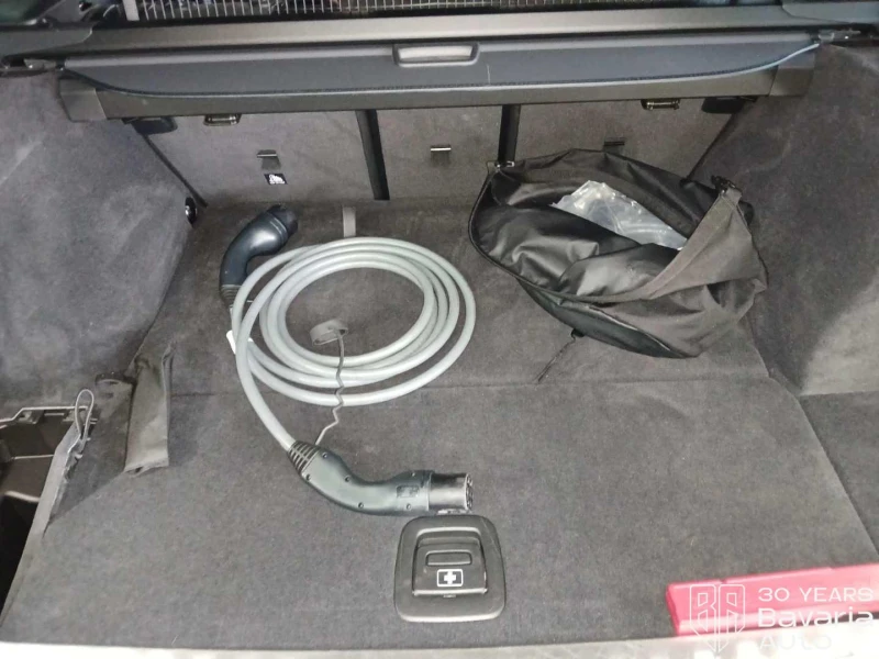 BMW 330 e Touring M Sport Paket Sportautomatic, снимка 13 - Автомобили и джипове - 52669507