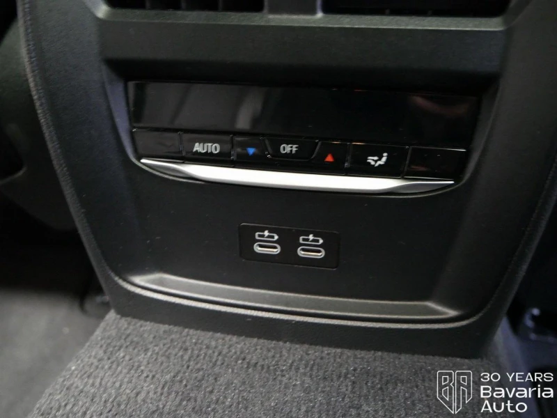 BMW 330 e Touring M Sport Paket Sportautomatic, снимка 16 - Автомобили и джипове - 52669507