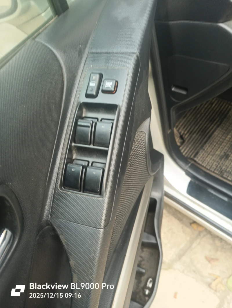 Toyota Corolla verso, снимка 9 - Автомобили и джипове - 52798355