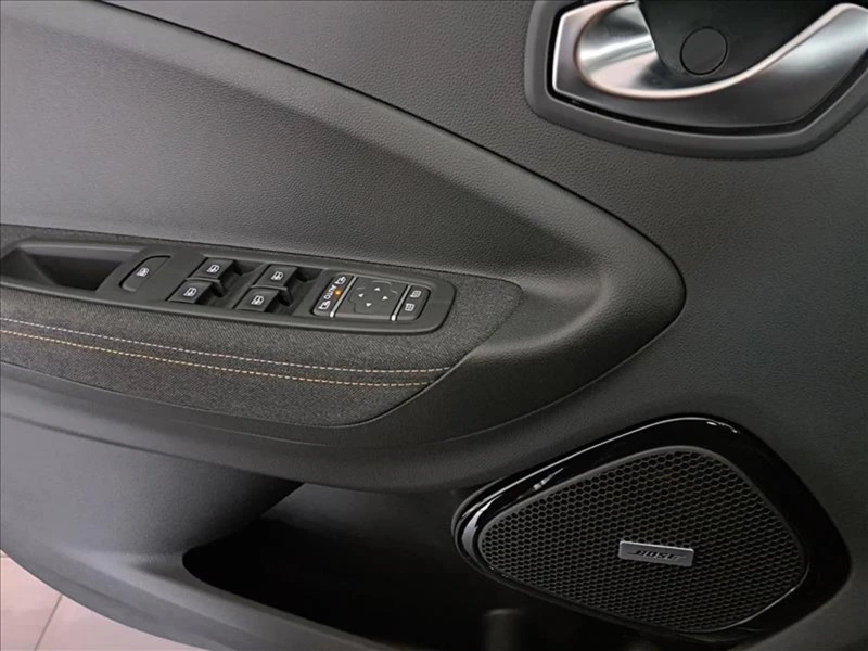 Renault Zoe E-Tech Iconic 52kWh CCS, снимка 11 - Автомобили и джипове - 53520270