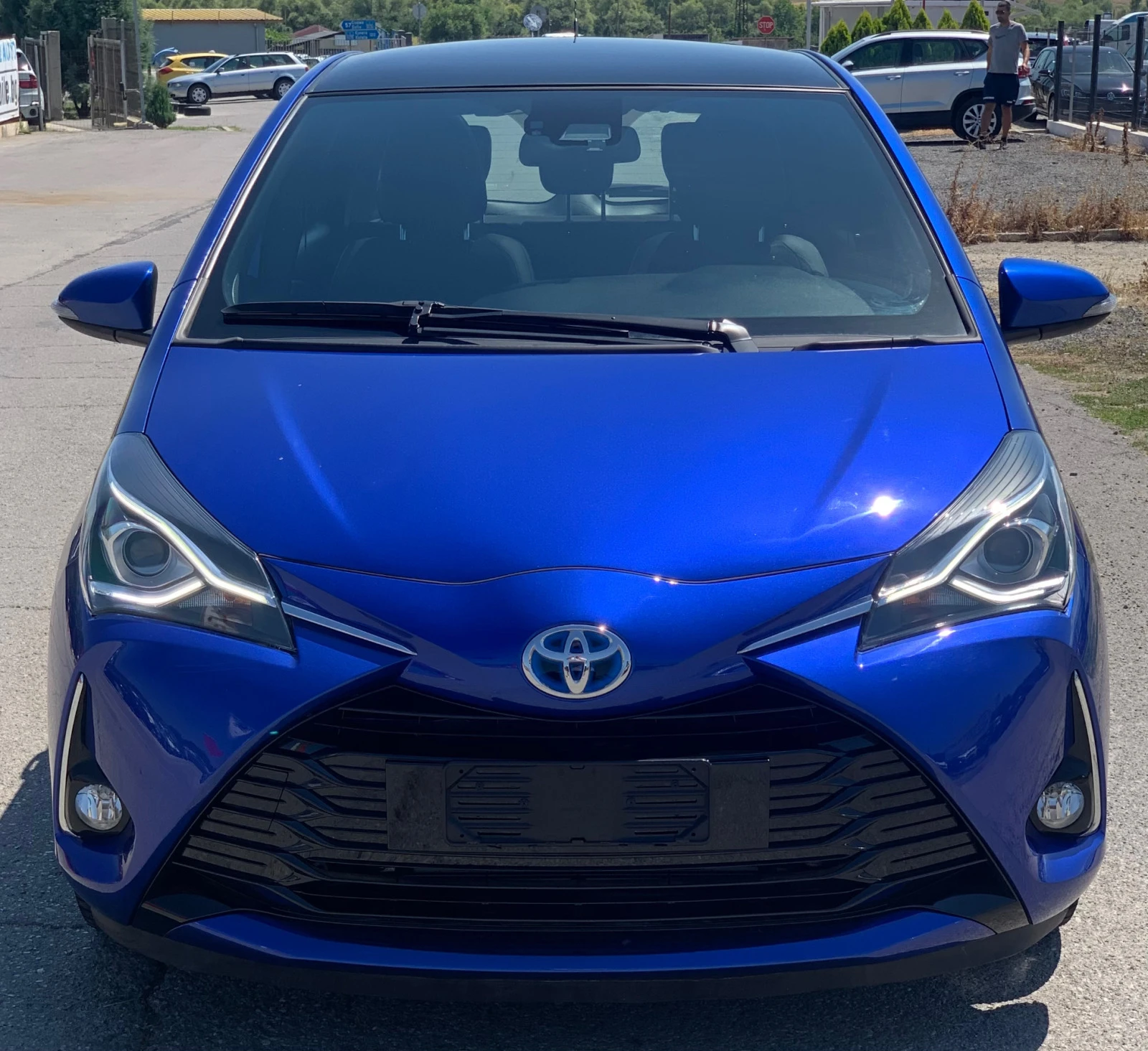 Toyota Yaris 1.5HYBRID - изображение 2