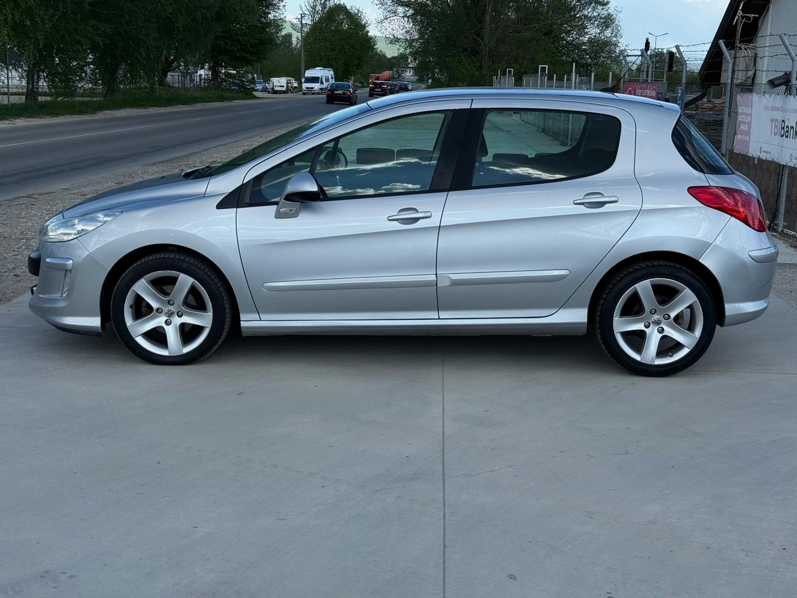 Peugeot 308 1.6 HDI Климатроник/Собствен лизинг - изображение 7