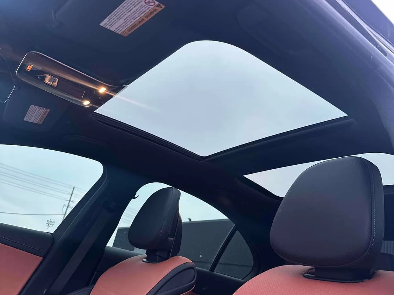 Mercedes-Benz C 300 * CARFAX * ПАНОРАМА * KEYLESS * ПОДГРЕВИ, снимка 11 - Автомобили и джипове - 53746321