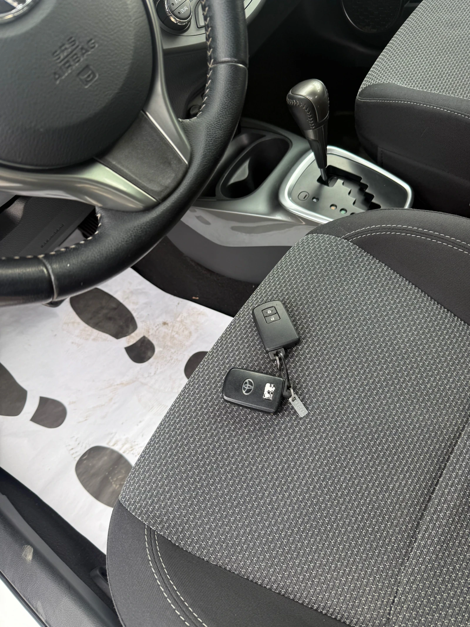 Toyota Yaris 1, 5I-HIBRID-EURO6B, снимка 14 - Автомобили и джипове - 53916004