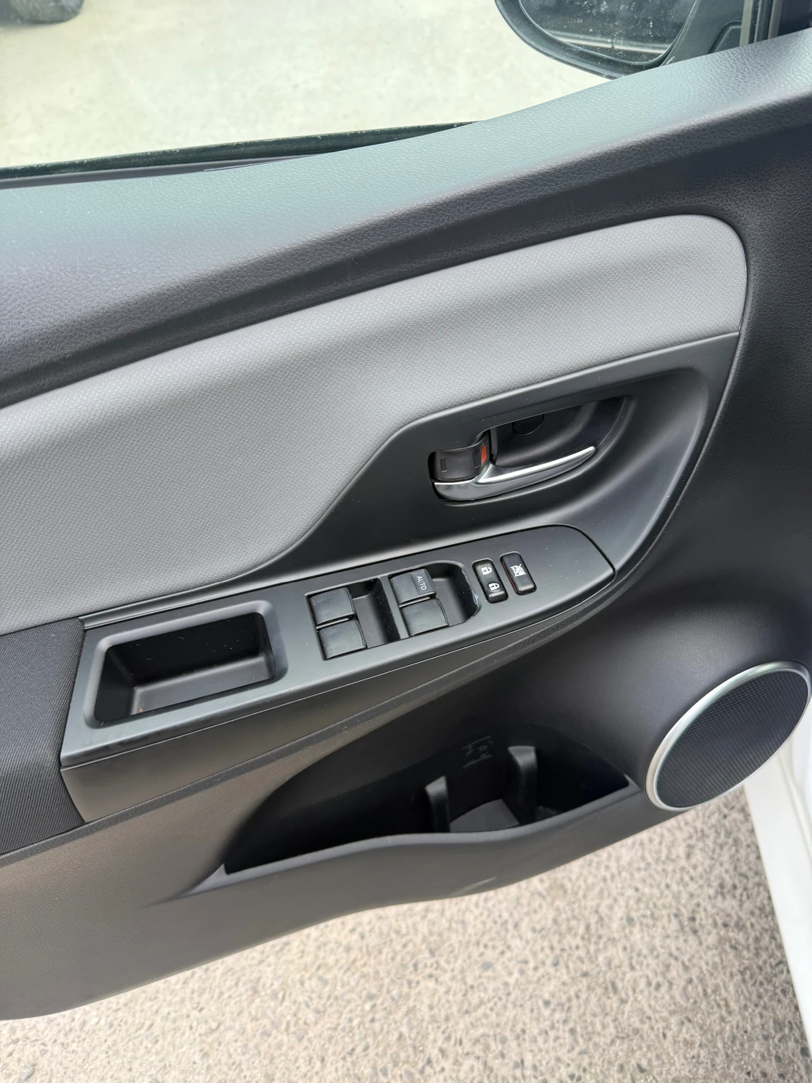 Toyota Yaris 1, 5I-HIBRID-EURO6B, снимка 16 - Автомобили и джипове - 53916004