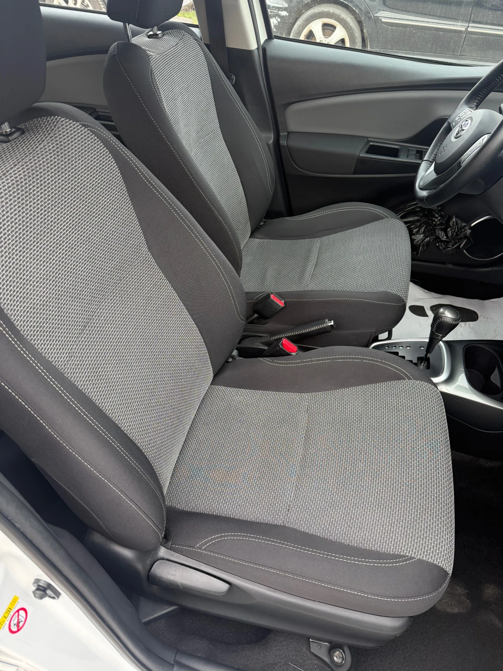 Toyota Yaris 1, 5I-HIBRID-EURO6B, снимка 9 - Автомобили и джипове - 53916004