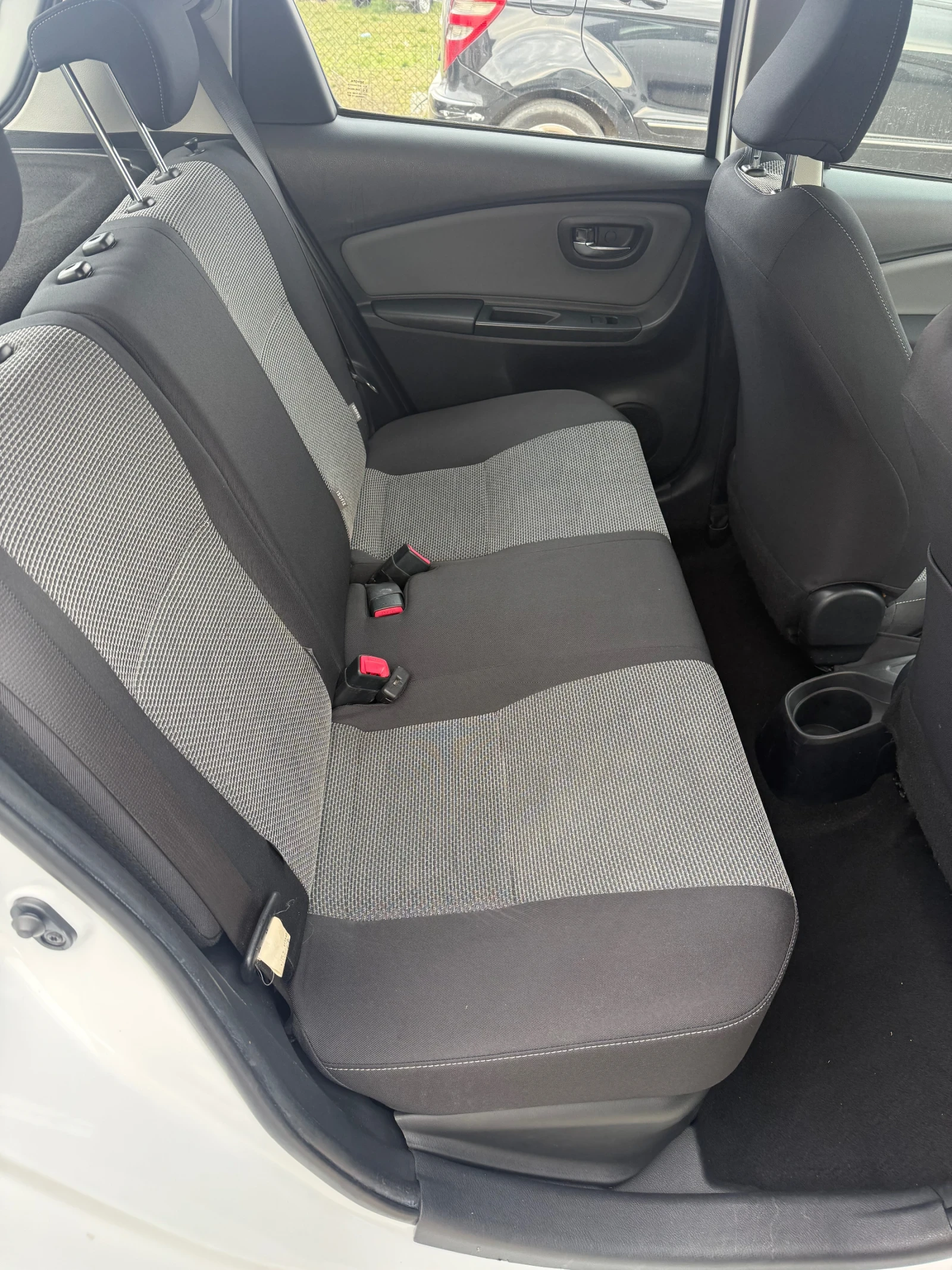 Toyota Yaris 1, 5I-HIBRID-EURO6B, снимка 10 - Автомобили и джипове - 53916004