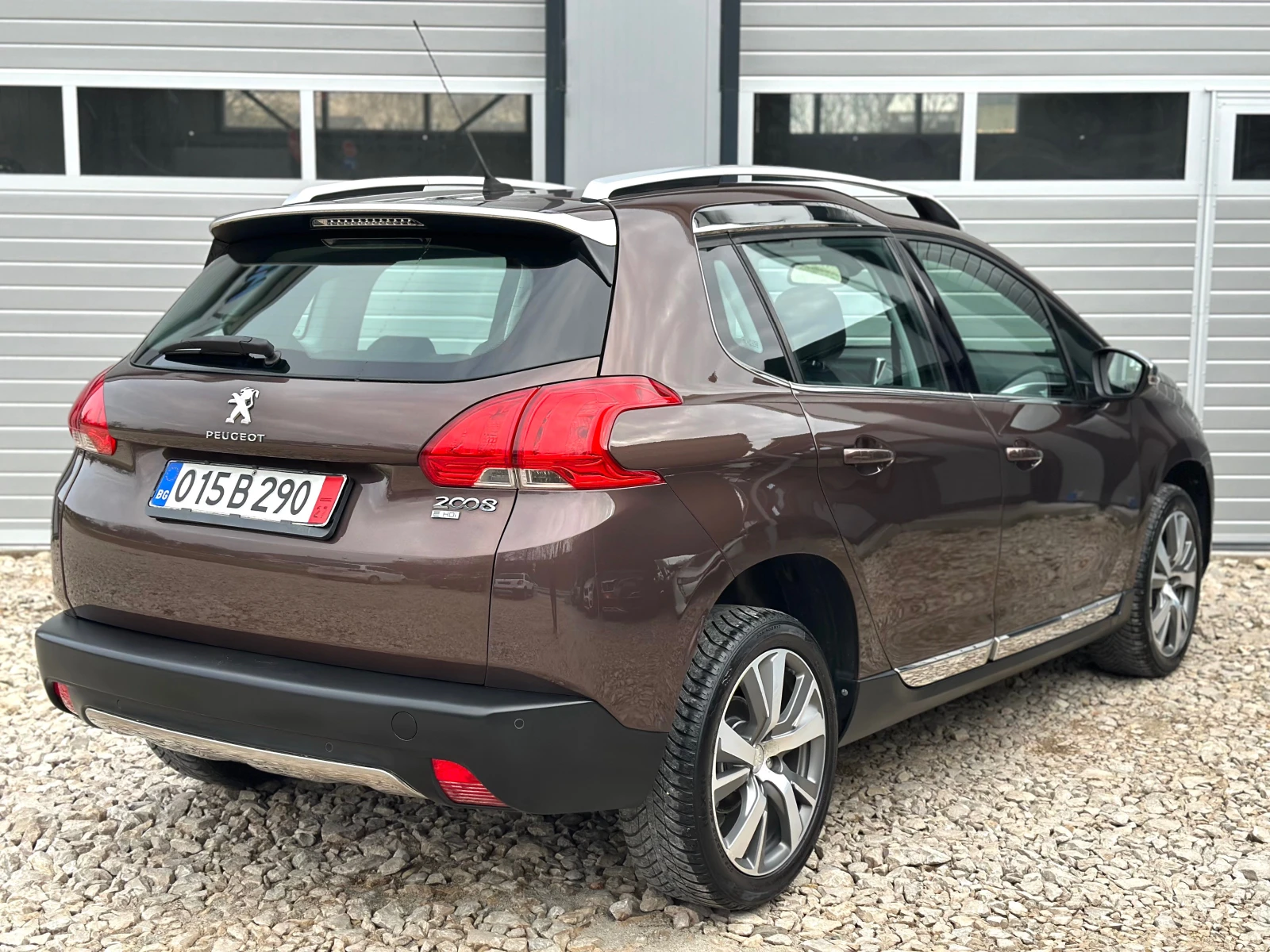 Peugeot 2008 1.6HDI ALURE LED НАВИГАЦИЯ ТОП СЪСТОЯНИЕ, снимка 5 - Автомобили и джипове - 53976663
