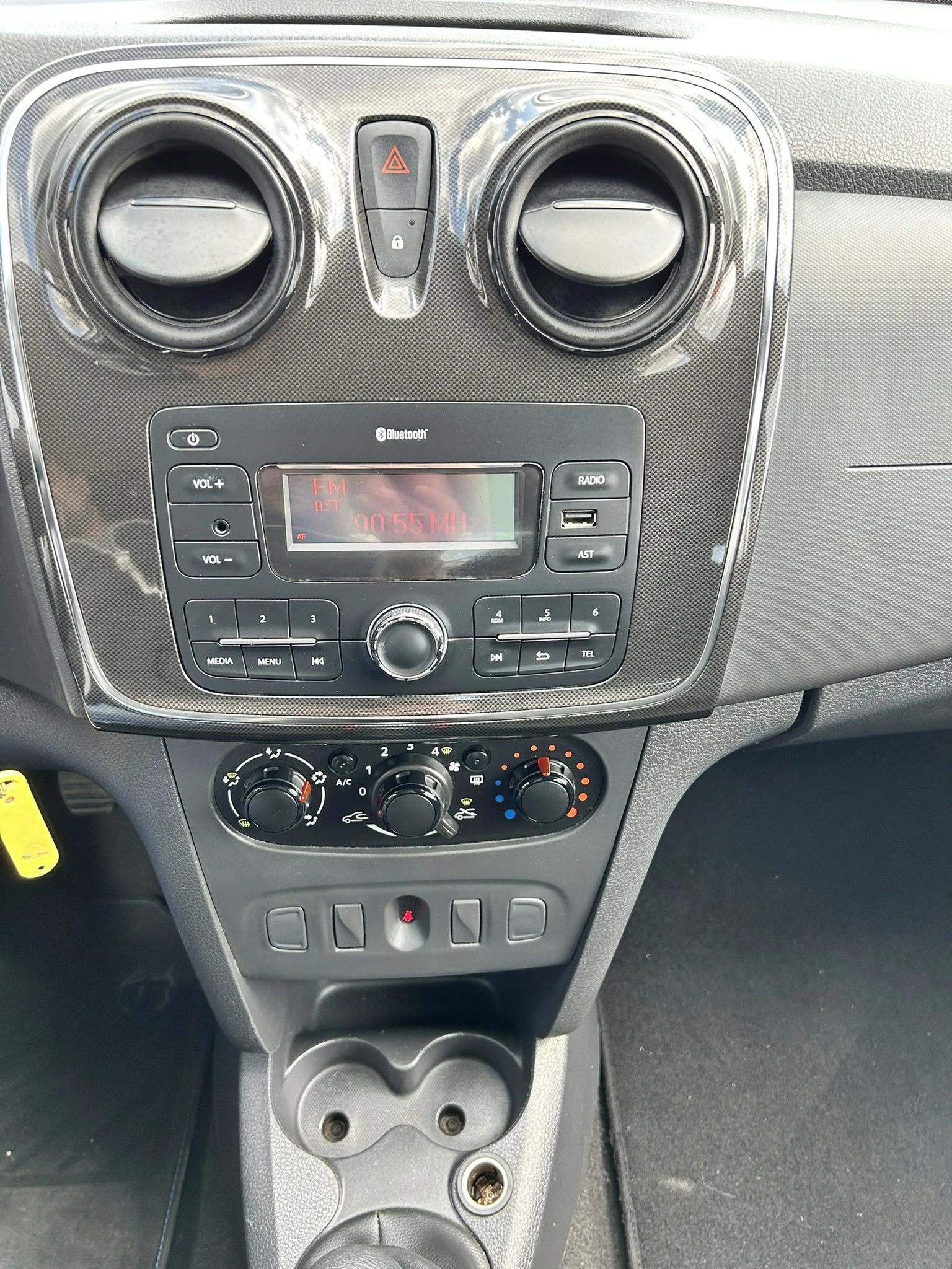 Dacia Sandero 1.5dCi* Face* Klima* S&S, снимка 14 - Автомобили и джипове - 54016658