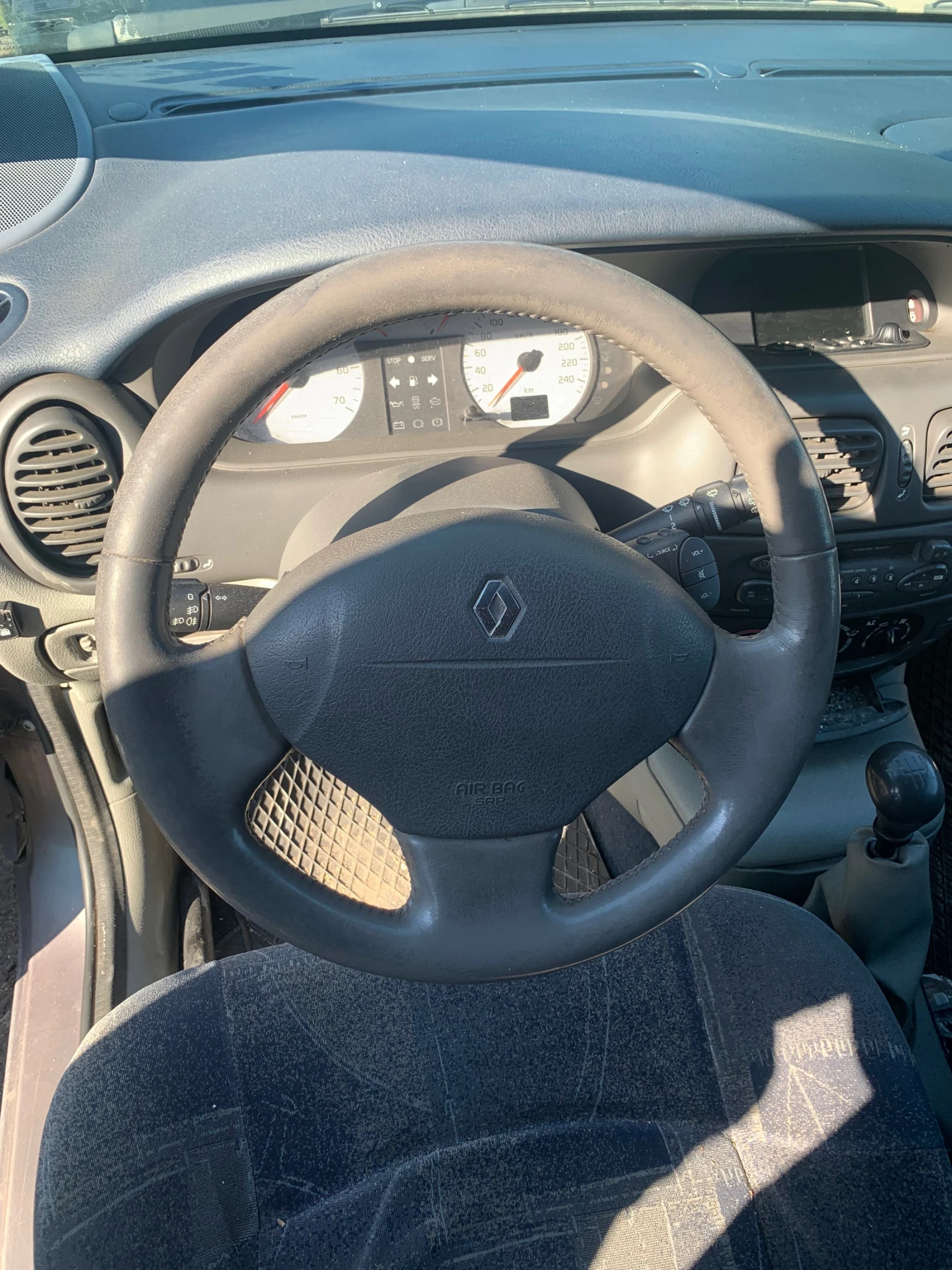 Renault Scenic 2.0 LPG Без Прехвърляне , снимка 3 - Автомобили и джипове - 54692484