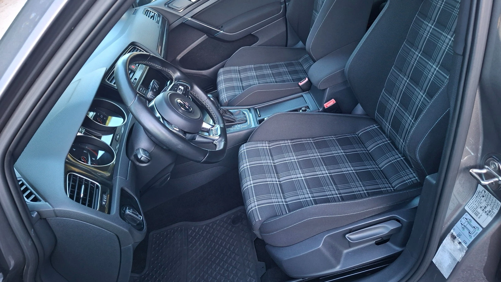 VW Golf 2.0d 184кс, снимка 9 - Автомобили и джипове - 54907229
