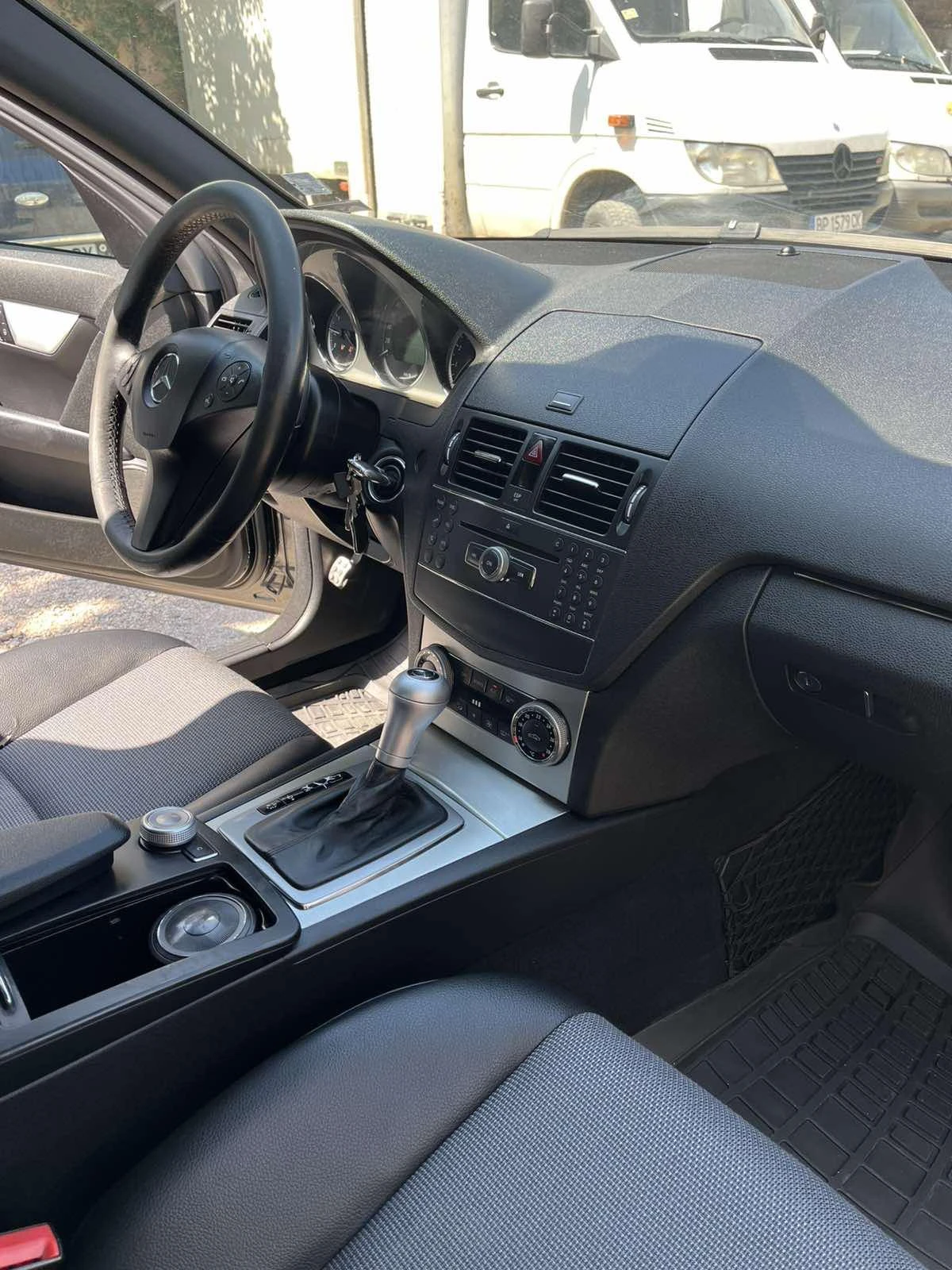 Mercedes-Benz C 180, снимка 3 - Автомобили и джипове - 55102079