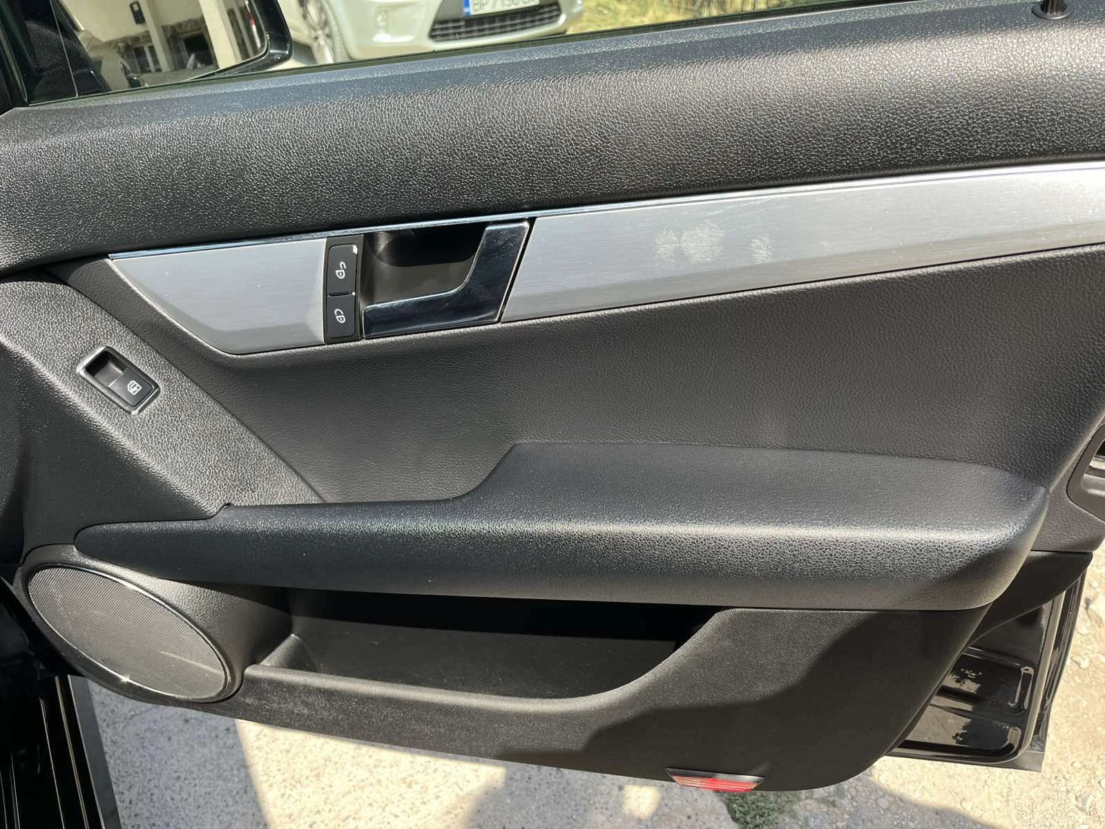 Mercedes-Benz C 180, снимка 5 - Автомобили и джипове - 55102079