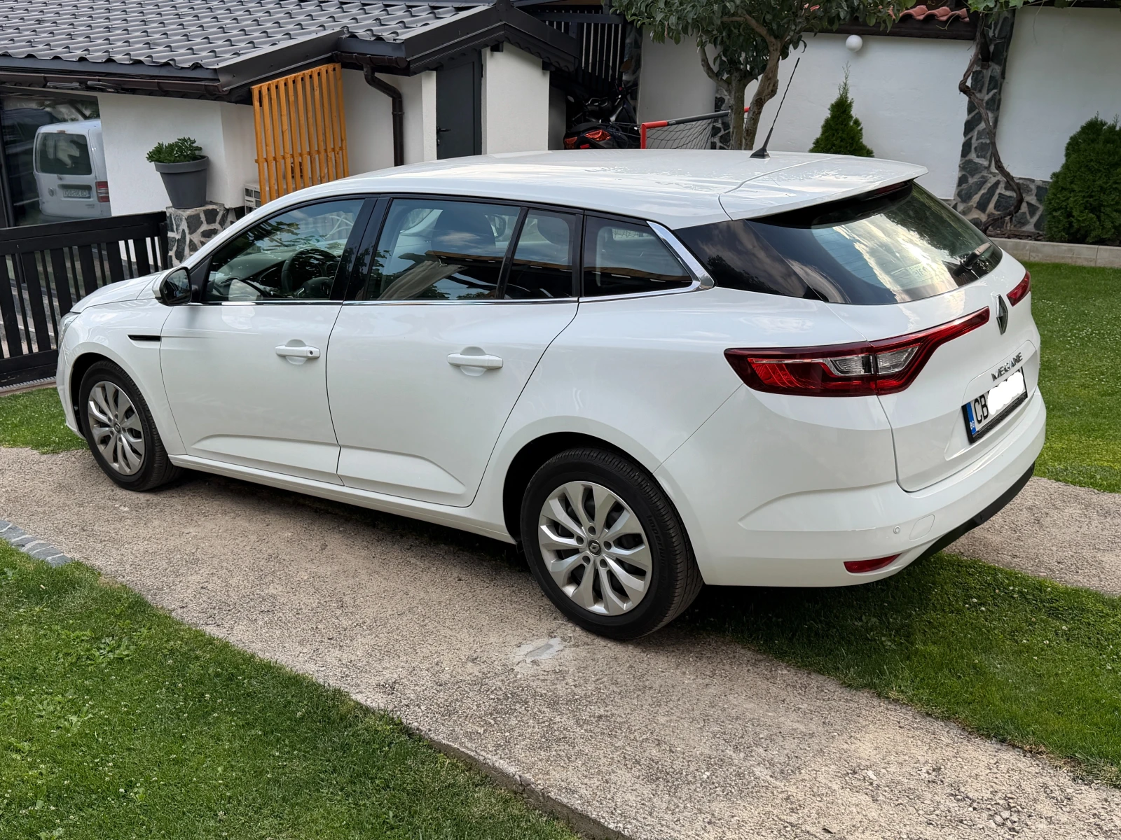 Renault Megane 1.5dci, снимка 4 - Автомобили и джипове - 55996466