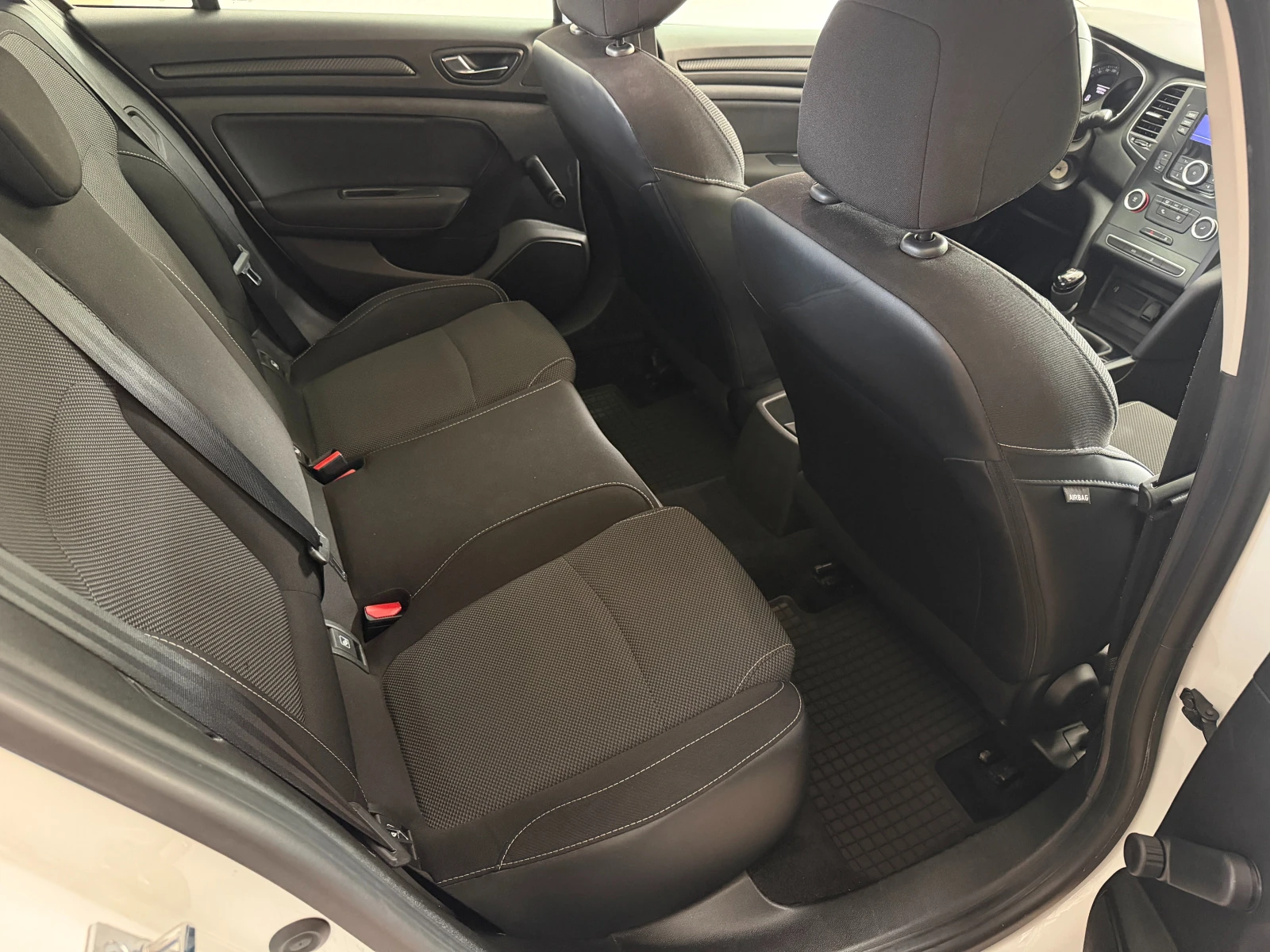 Renault Megane 1.5dci, снимка 10 - Автомобили и джипове - 55996466