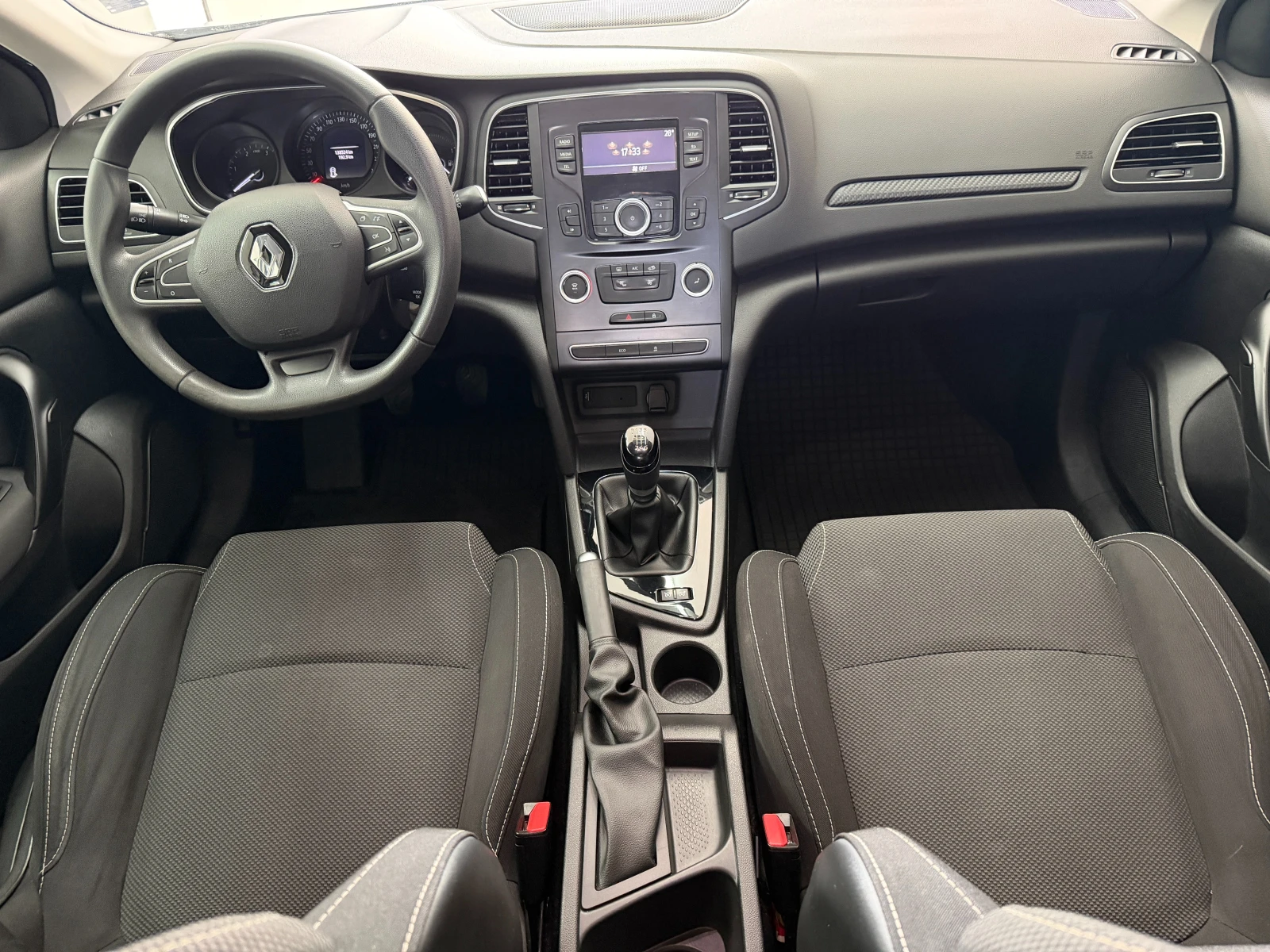 Renault Megane 1.5dci, снимка 8 - Автомобили и джипове - 55996466