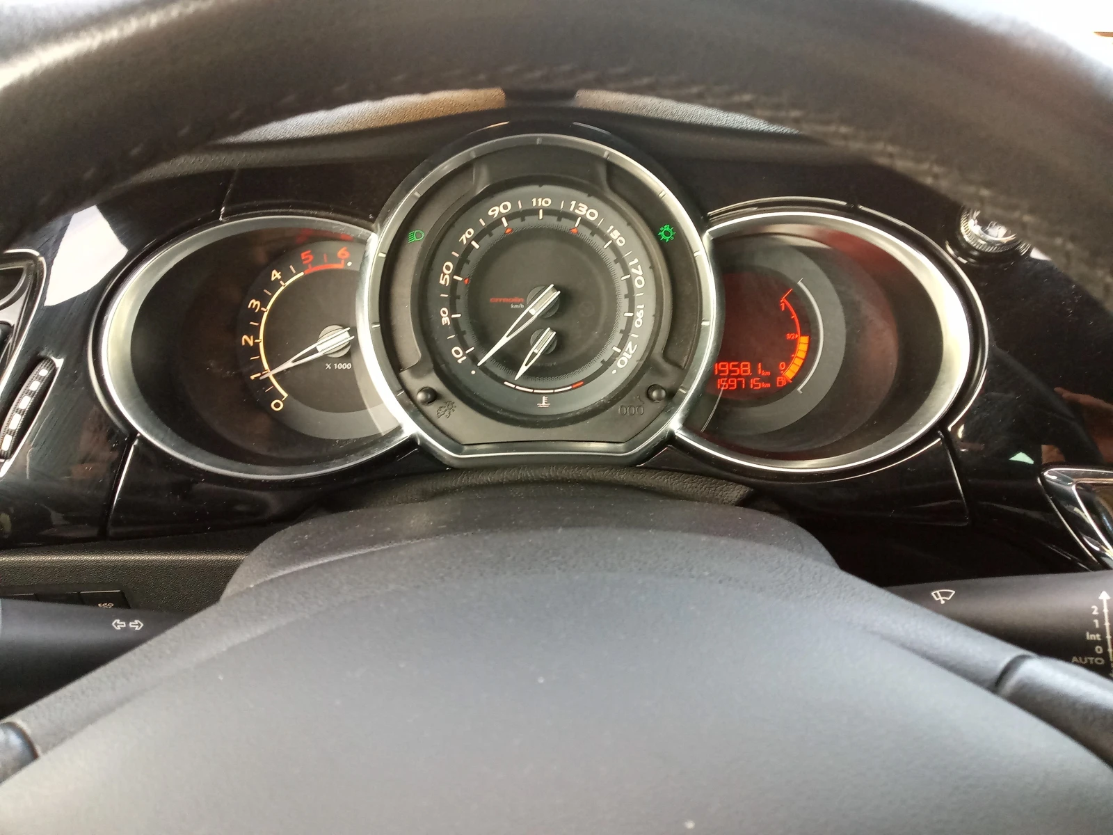 Citroen DS3 1.6HDI 92 SHINE, снимка 13 - Автомобили и джипове - 56434794