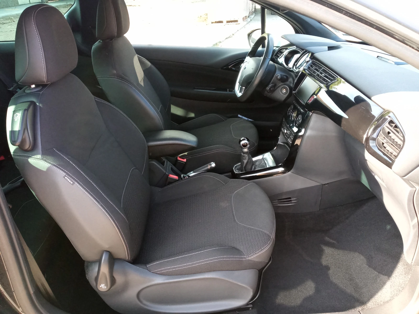 Citroen DS3 1.6HDI 92 SHINE, снимка 14 - Автомобили и джипове - 56434794