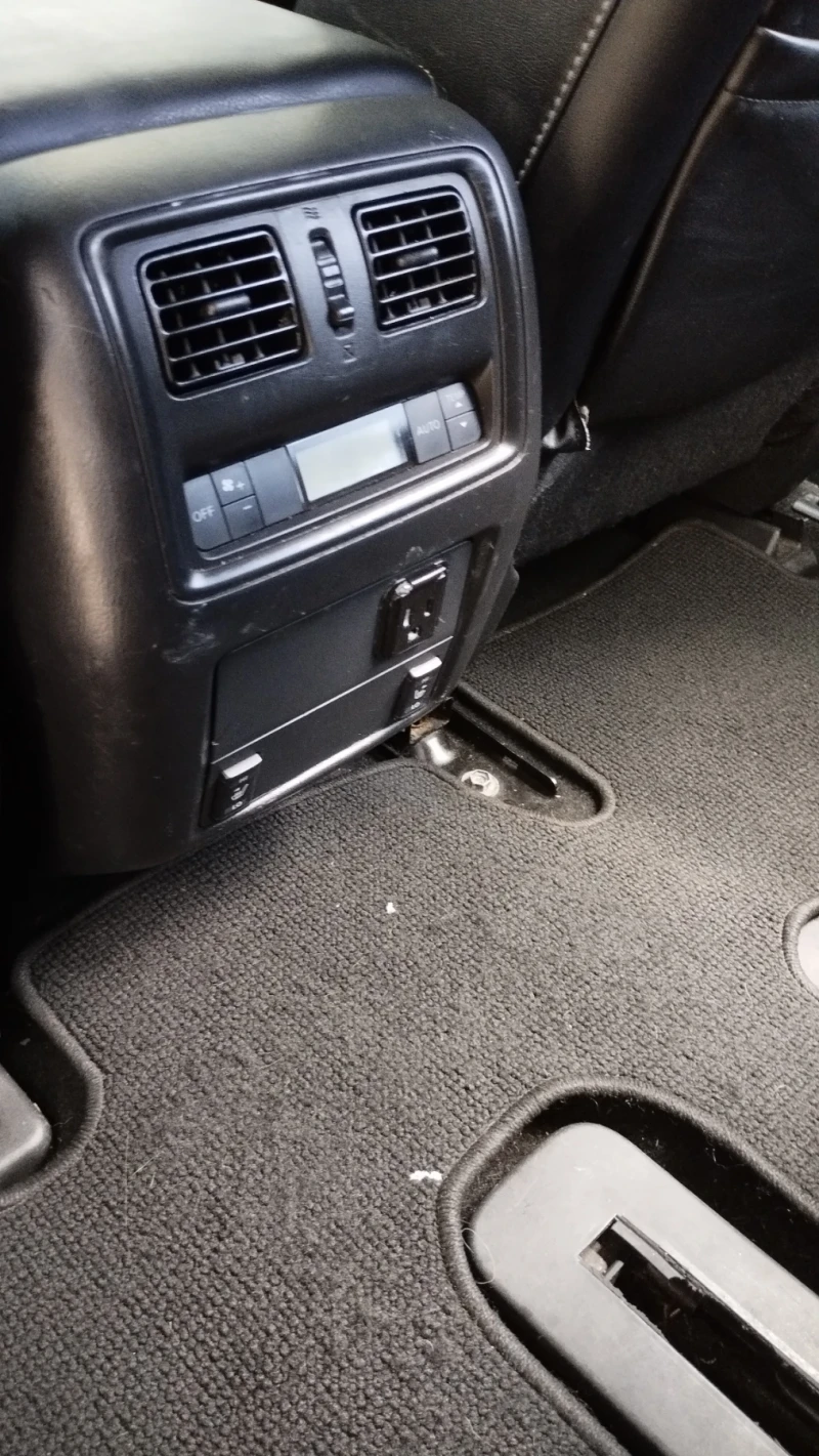 Nissan Pathfinder R52, снимка 12 - Автомобили и джипове - 50127885