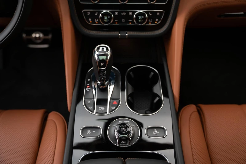 Bentley Bentayga SPEED/NEW MODEL/NAIM/MULLINER/PANO/HEAD UP/360/, снимка 14 - Автомобили и джипове - 53083692