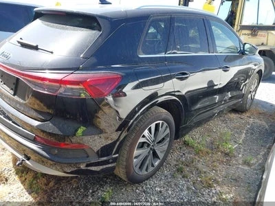 Audi Q4 E-TRON PREMIUM PLUS 40 RWD, снимка 4 - Автомобили и джипове - 54751499