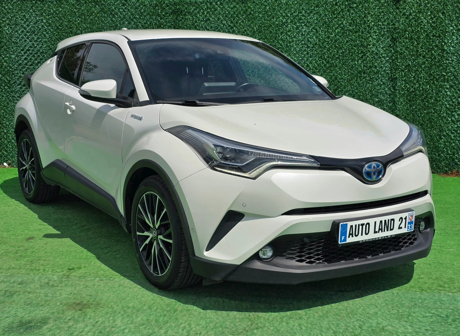 Toyota C-HR 1.8i* HYBRID* 122кс* 119000км - изображение 3