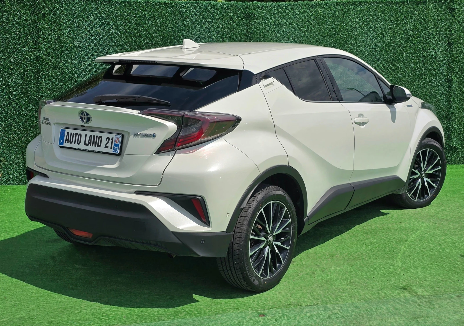 Toyota C-HR 1.8i* HYBRID* 122кс* 119000км - изображение 5