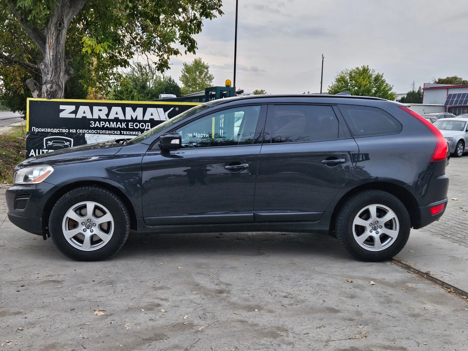 Volvo XC60 2.4D* AWD - изображение 8