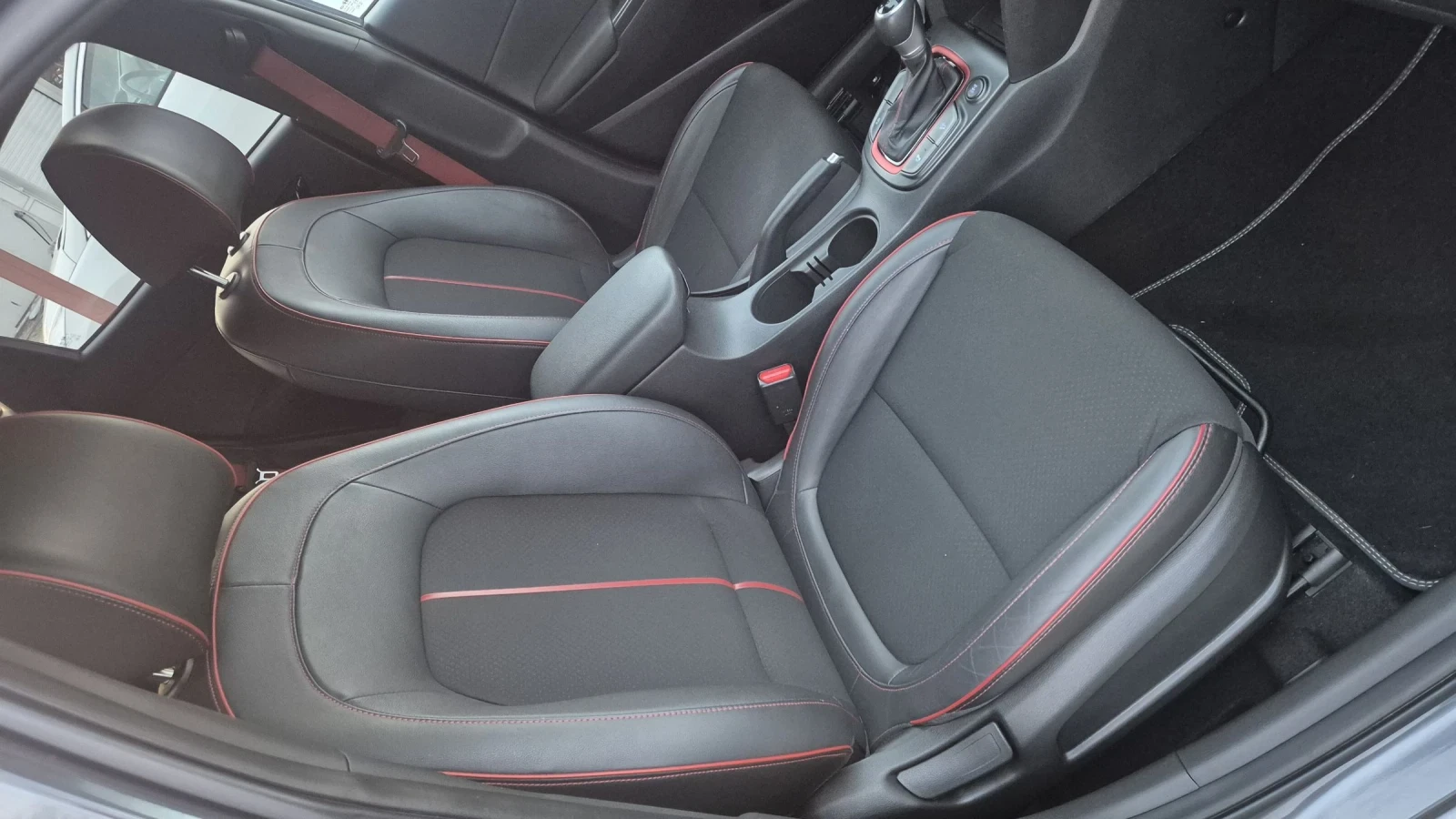 Hyundai Kona 1.6GRDI АВТОМАТ 4Х4 КОЖА ЛИЗИНГ ВИДЕО , снимка 14 - Автомобили и джипове - 53818476