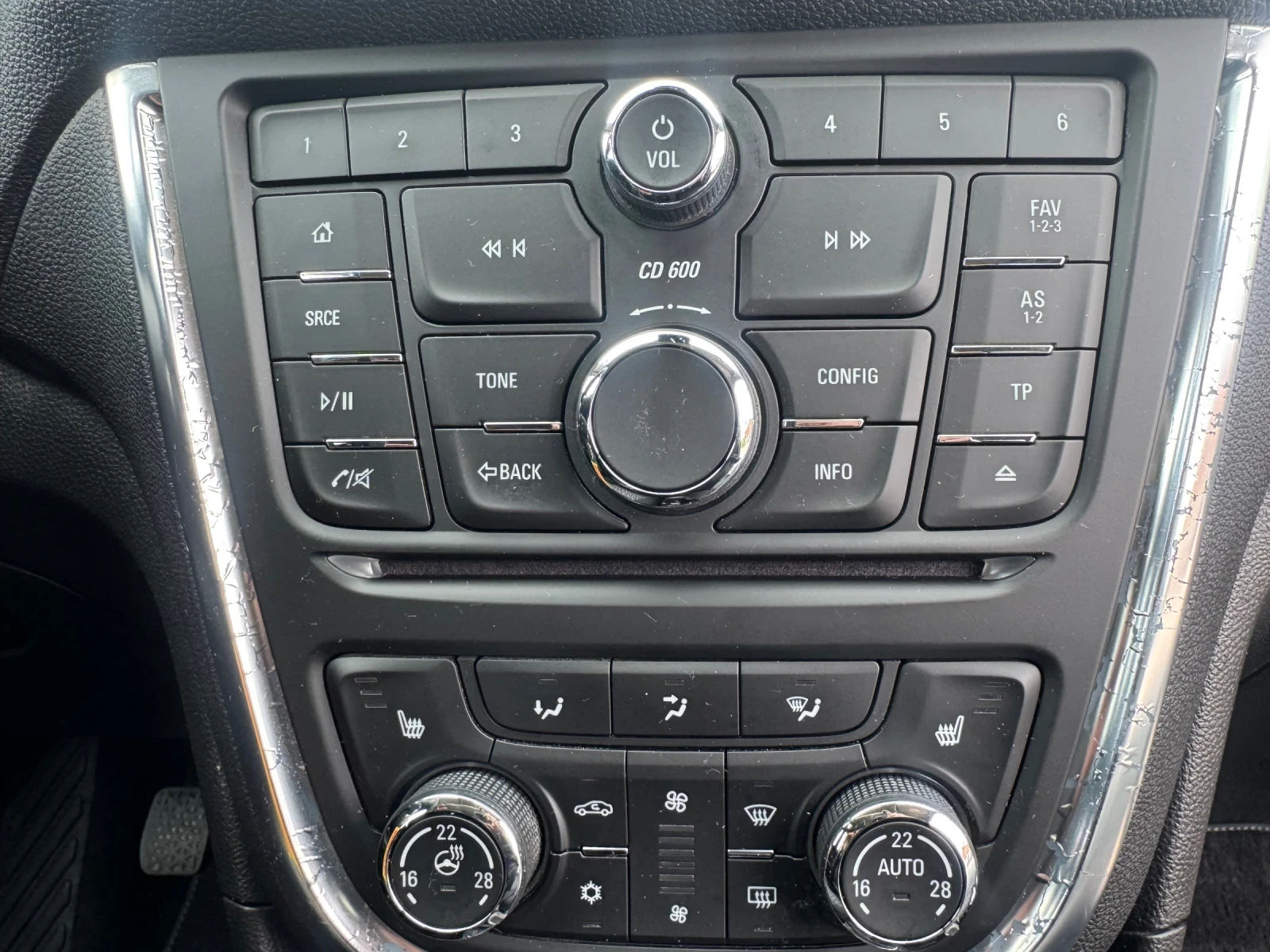 Opel Mokka 1.6 CDTI -131 кс , снимка 14 - Автомобили и джипове - 54382910