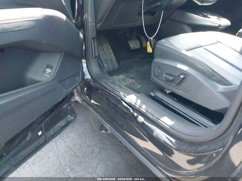 Audi Q4 E-TRON PREMIUM PLUS 40 RWD, снимка 11 - Автомобили и джипове - 54751499