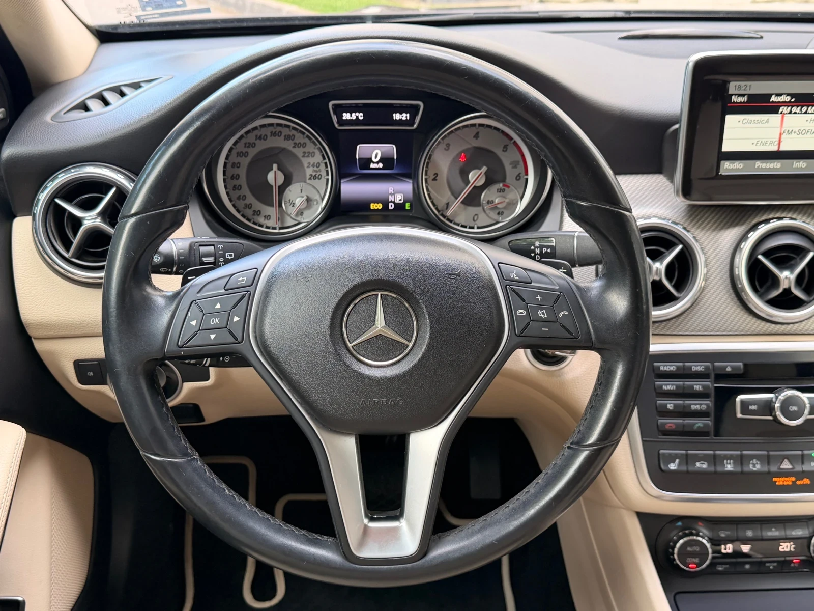 Mercedes-Benz GLA 220 4-MATIC / ПОДГРЕВ, снимка 13 - Автомобили и джипове - 55942042