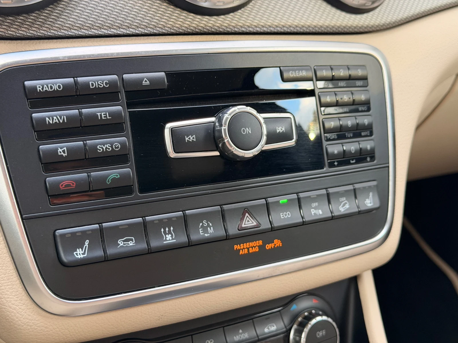 Mercedes-Benz GLA 220 4-MATIC / ПОДГРЕВ, снимка 14 - Автомобили и джипове - 55942042