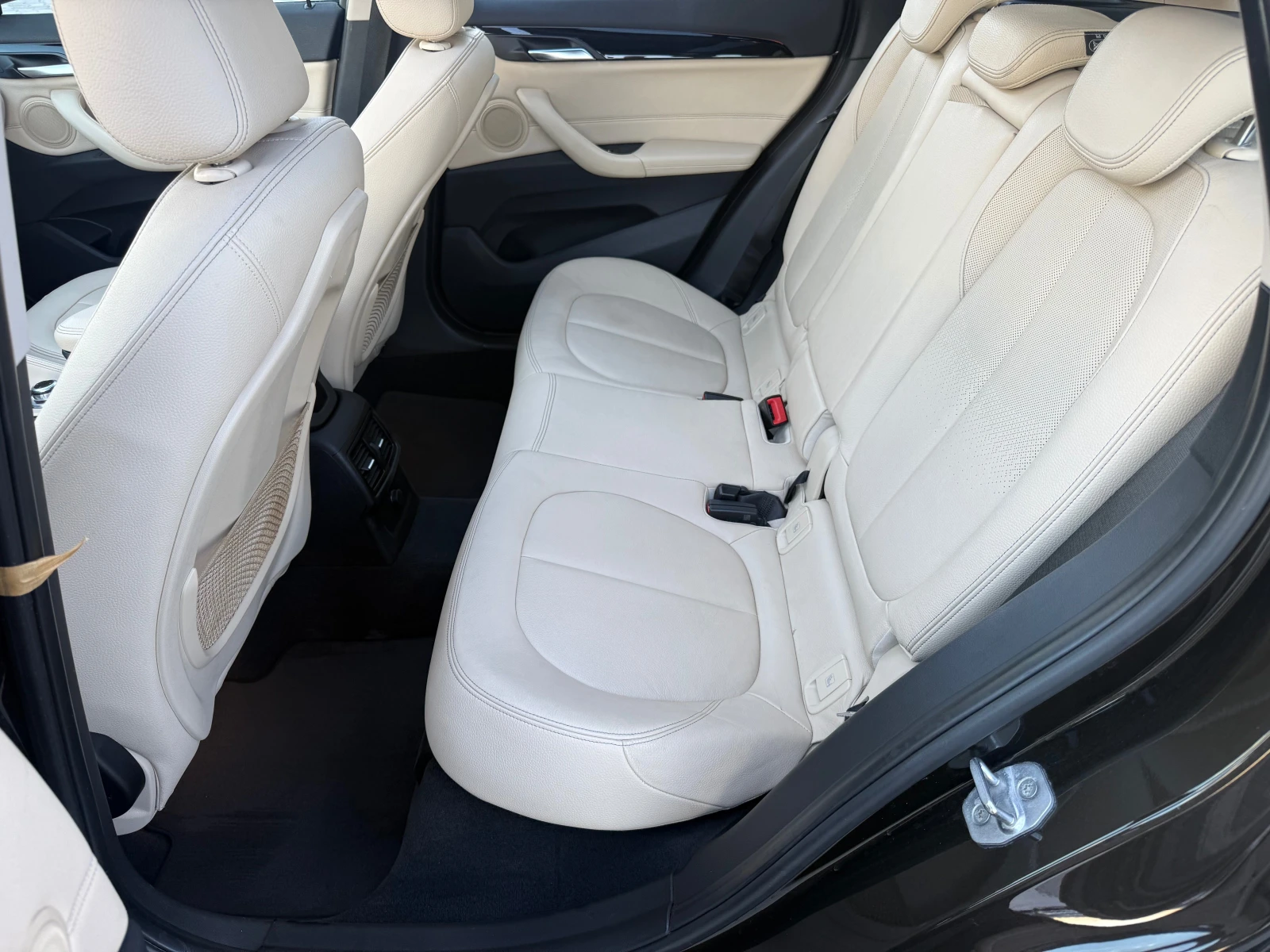 BMW X1 2.0d Сибствен лизинг !!!, снимка 12 - Автомобили и джипове - 55949789