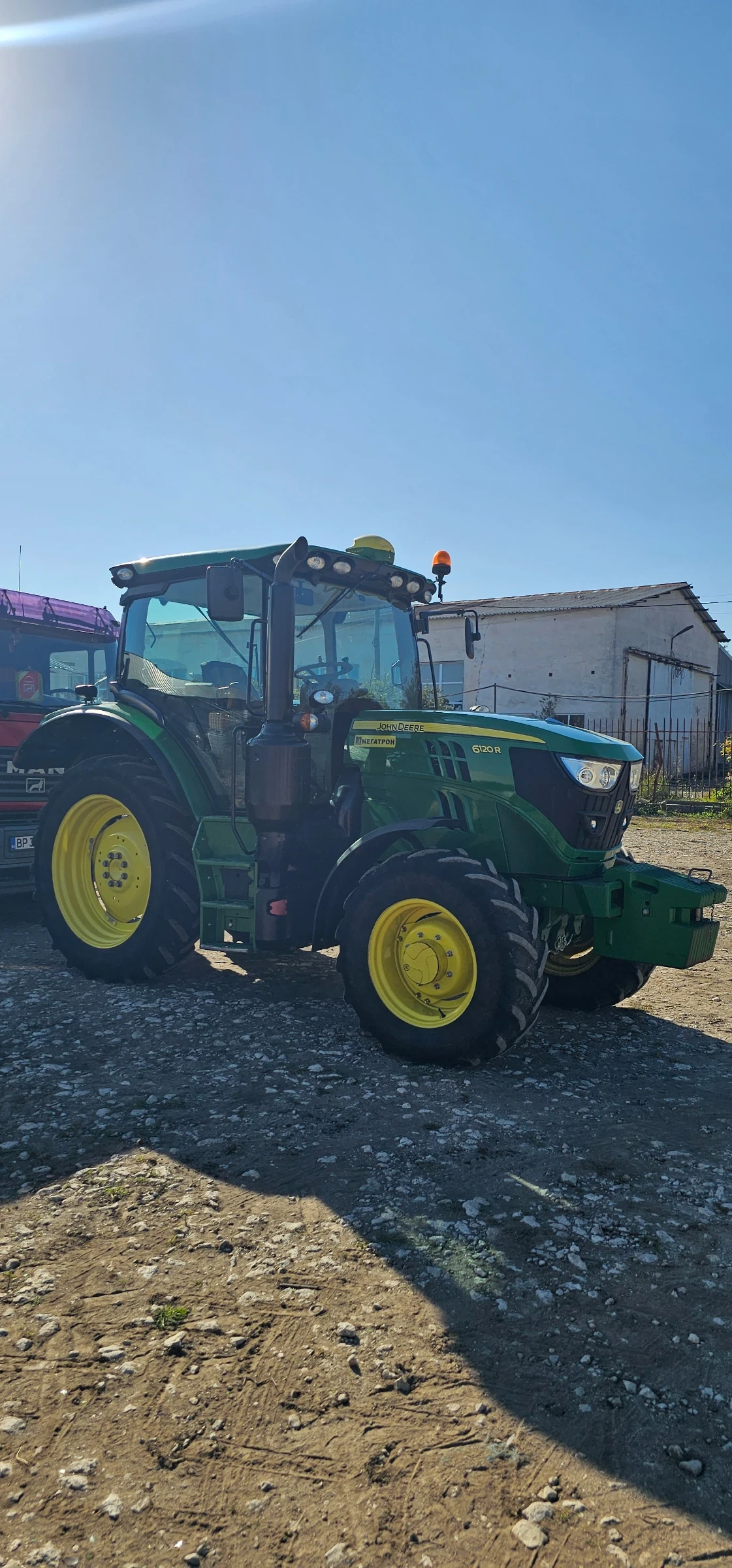 Трактор John Deere 6120R - изображение 5