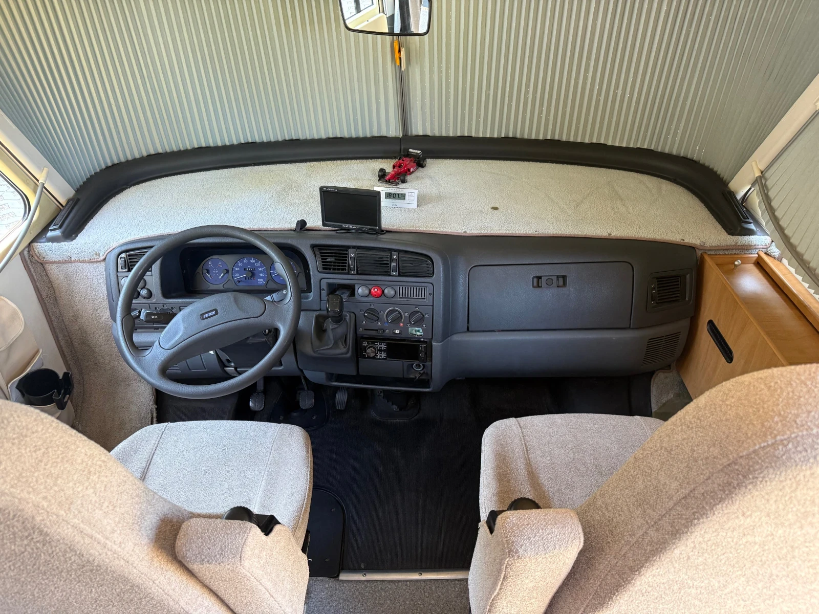 Кемпер HYMER / ERIBA B574, снимка 8 - Каравани и кемпери - 55553124