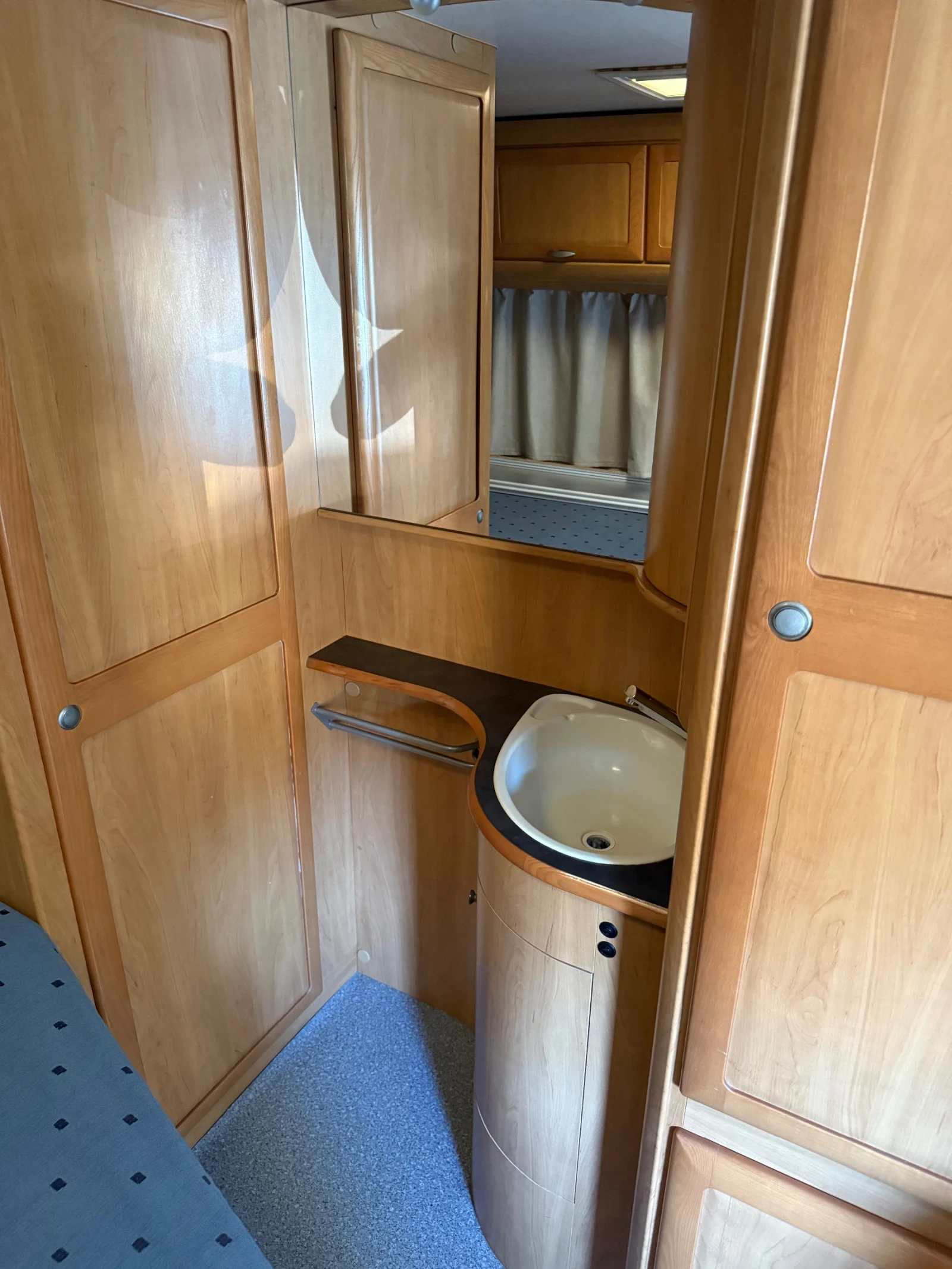 Кемпер HYMER / ERIBA B574, снимка 11 - Каравани и кемпери - 55553124