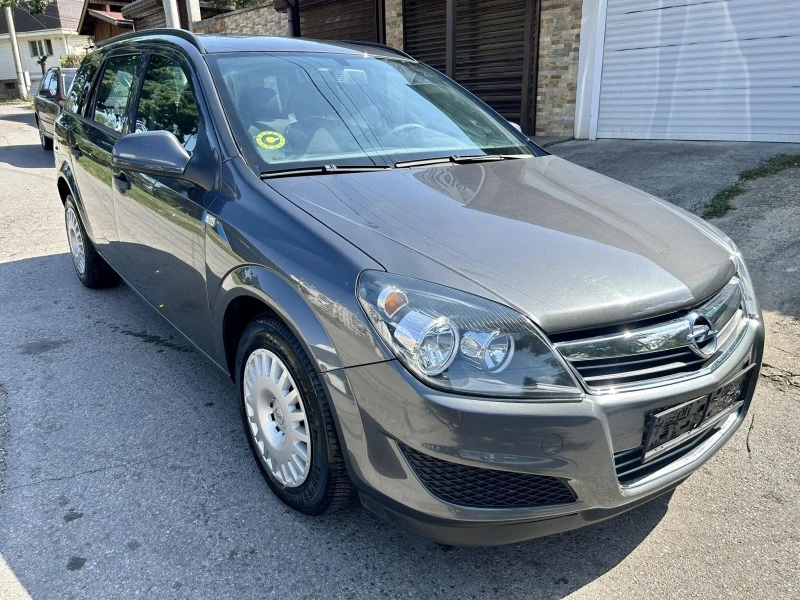 Opel Astra 1.4i 16V, снимка 2 - Автомобили и джипове - 52696156
