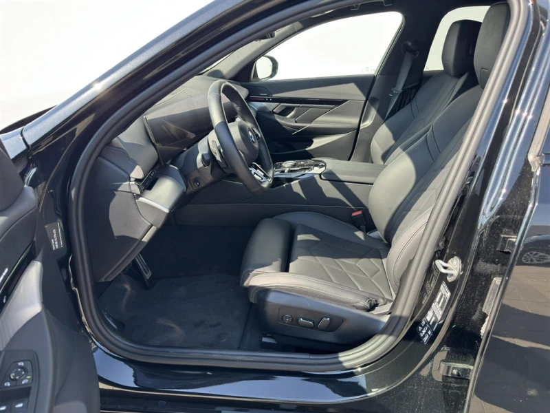 BMW 520 xDrive, снимка 8 - Автомобили и джипове - 51131373