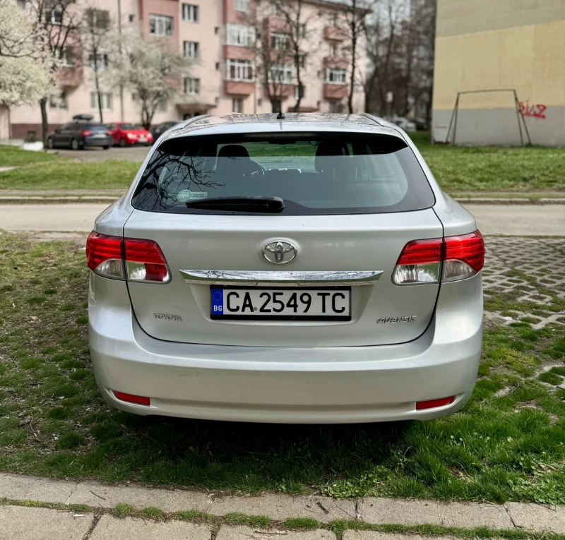 Toyota Avensis, снимка 4 - Автомобили и джипове - 52877481