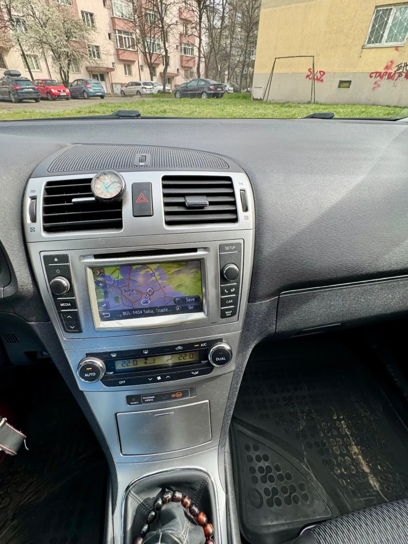 Toyota Avensis, снимка 13 - Автомобили и джипове - 52877481