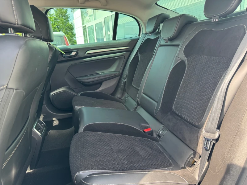 Renault Megane 1.3 Tce / 140 k.c., снимка 15 - Автомобили и джипове - 51580352