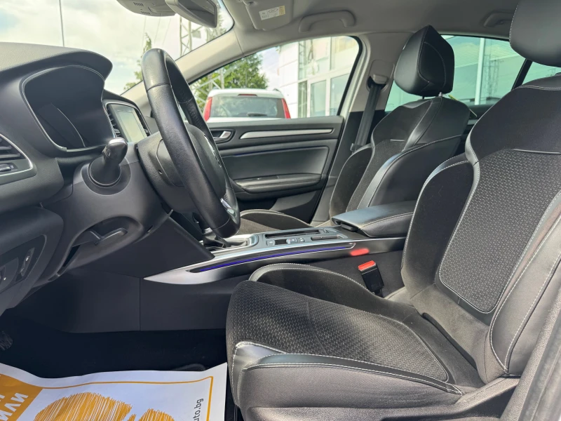 Renault Megane 1.3 Tce / 140 k.c., снимка 11 - Автомобили и джипове - 51580352